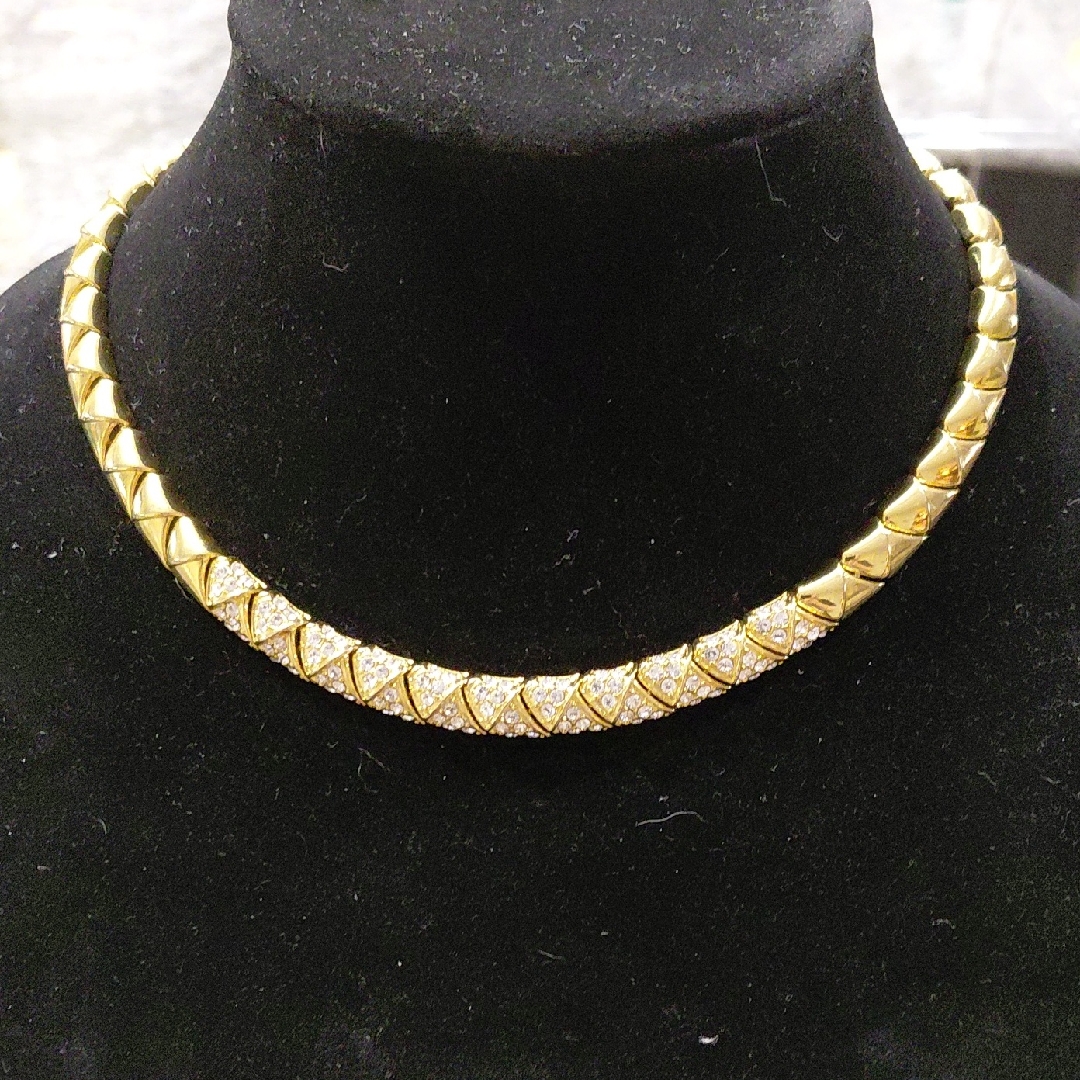 Elegant Gold Tone Necklace. Not Marked. New Without Tags. Heavy Good Quality....